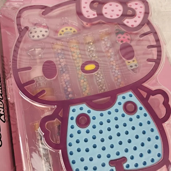 Hello Kitty and Friends Sparkling Charms Smile Sunshine Set - Picture 10 of 10